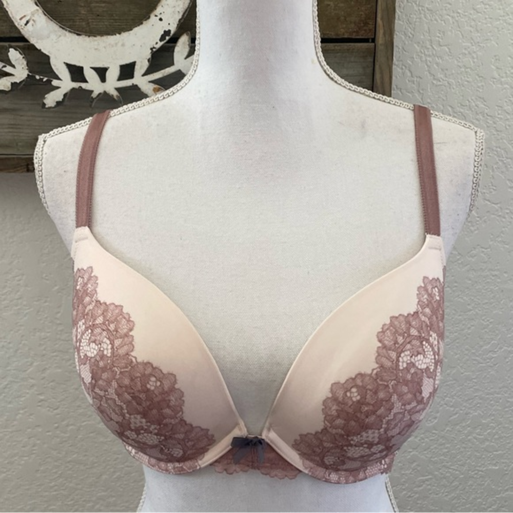 Victoria’s Secret dream angels beige lace underwire padded bra 36D